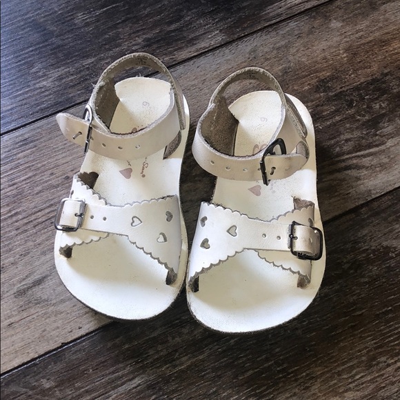 saltwater sweetheart sandals